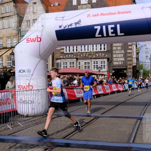 13.09.2026 - 21. swb-Marathon Bremen Tim E. http://msf.ph/oto/10310439 13.09.2026 10:53:04 Ziel 10193, 10304, 10339, 10652, 10734, 10827, 10906, 11002, 11038, 11109, 11144, 11362, 11386, 11597, 12019, 12338, 12399 meine-sportfotos.de
