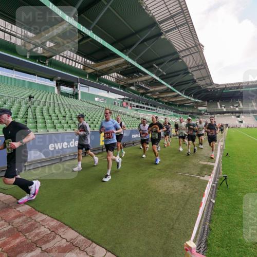 13.09.2026 - 21. swb-Marathon Bremen Michael Burmester http://msf.ph/oto/10310469 13.09.2026 13:07:57 Laufen im Stadion 132, 156, 310, 372, 489, 551, 607, 682, 716, 800, 808, 809, 831, 834, 846, 884, 911, 922, 1083, 1124, 1173, 1189, 1205, 1210, 1285, 1289, 1322, 1364, 1369, 1387, 1395, 1437, 1532, 1545, 1559, 1600, 1688, 1831, 1841, 1848, 1854, 1871, 1899, 1926, 1938, 2003, 2041, 2070, 2090, 2215, 2219, 2229, 2283, 2318, 2366, 2380, 2405, 2440, 2467, 2492, 2565, 2611, 2635, 2699, 2707, 2721, 2727, 2731, 2755, 2782, 2802, 2818, 2831, 2841, 2866, 2897, 2911, 2930, 2949, 2960 meine-sportfotos.de