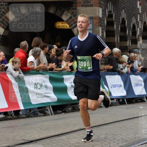 13.09.2026 - 21. swb-Marathon Bremen Strokosch-Dieckow http://msf.ph/oto/10310477 13.09.2026 13:03:47 Ziel 1372, 1950, 3092, 7206, 7715, 895, 2094, 2889, 3500, 4236, 8096, 9061, 9129, 9642 meine-sportfotos.de
