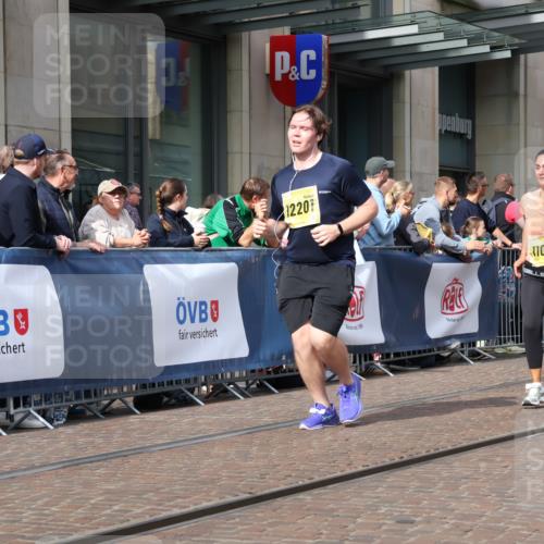 13.09.2026 - 21. swb-Marathon Bremen Strokosch-Dieckow http://msf.ph/oto/10310564 13.09.2026 10:55:07 Ziel 10203, 10256, 10297, 10725, 10788, 10881, 11014, 11414, 11466, 11557, 11631, 11748, 11862, 11910, 11941, 11975, 11977, 12030, 12150, 12201, 12218, 12258, 12348, 12549, 10555, 10646, 10901, 11001, 11620, 11860, 11889, 11908, 11976, 12313, 12800, 13592 meine-sportfotos.de