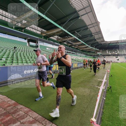 13.09.2026 - 21. swb-Marathon Bremen Michael Burmester http://msf.ph/oto/10310570 13.09.2026 13:08:05 Laufen im Stadion 132, 156, 310, 372, 489, 551, 607, 682, 716, 800, 808, 809, 831, 834, 846, 884, 911, 922, 1025, 1124, 1173, 1189, 1210, 1285, 1289, 1322, 1364, 1369, 1387, 1395, 1532, 1545, 1559, 1600, 1688, 1831, 1841, 1854, 1871, 1899, 1926, 1938, 2003, 2041, 2070, 2090, 2215, 2219, 2229, 2283, 2318, 2366, 2380, 2405, 2440, 2467, 2492, 2565, 2611, 2635, 2699, 2707, 2721, 2727, 2731, 2755, 2782, 2802, 2818, 2823, 2831, 2841, 2866, 2897, 2911, 2930, 2949, 2960 meine-sportfotos.de