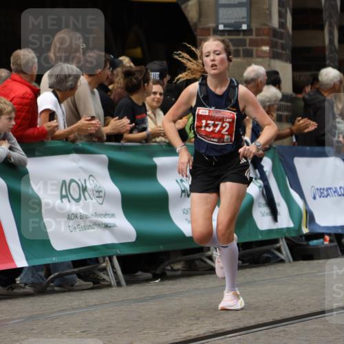 13.09.2026 - 21. swb-Marathon Bremen Strokosch-Dieckow http://msf.ph/oto/10310633 13.09.2026 13:03:50 Ziel 1090, 1372, 1950, 3092, 5024, 5719, 7715, 895, 2094, 2889, 3500, 4236, 9061, 9129, 9544, 9642 meine-sportfotos.de