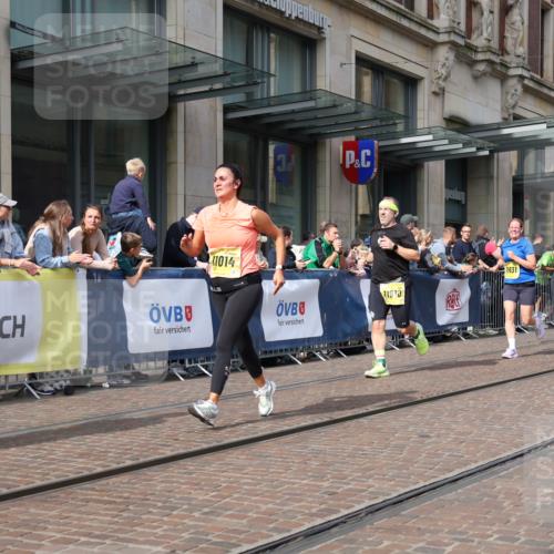 13.09.2026 - 21. swb-Marathon Bremen Strokosch-Dieckow http://msf.ph/oto/10310652 13.09.2026 10:55:09 Ziel 10203, 10256, 10297, 10379, 10529, 10725, 10788, 10881, 11014, 11377, 11414, 11466, 11557, 11748, 11862, 11910, 11941, 11975, 11977, 12030, 12150, 12201, 12218, 12258, 12348, 12549, 10555, 10646, 10901, 11001, 11620, 11631, 11860, 11889, 11908, 11976, 12201, 12313, 13592 meine-sportfotos.de