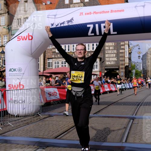 13.09.2026 - 21. swb-Marathon Bremen Tim E. http://msf.ph/oto/10310661 13.09.2026 10:53:10 Ziel 10304, 10339, 10652, 10714, 10734, 10827, 10863, 11002, 11038, 11238, 11386, 11575, 11597, 11766, 12019, 12338, 12369, 12399 meine-sportfotos.de