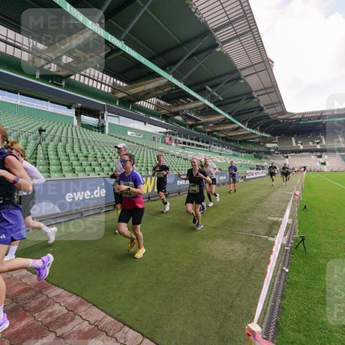 13.09.2026 - 21. swb-Marathon Bremen Michael Burmester http://msf.ph/oto/10310669 13.09.2026 13:08:12 Laufen im Stadion 132, 156, 489, 551, 607, 682, 716, 800, 808, 809, 834, 846, 884, 911, 922, 1025, 1124, 1173, 1189, 1210, 1285, 1289, 1322, 1364, 1369, 1387, 1395, 1398, 1532, 1559, 1600, 1688, 1831, 1841, 1854, 1871, 1899, 1926, 1938, 2003, 2041, 2070, 2090, 2215, 2219, 2229, 2283, 2318, 2366, 2380, 2405, 2413, 2440, 2467, 2492, 2565, 2611, 2635, 2692, 2699, 2721, 2727, 2731, 2755, 2782, 2802, 2818, 2823, 2831, 2841, 2866, 2897, 2911, 2930, 2949, 2960 meine-sportfotos.de