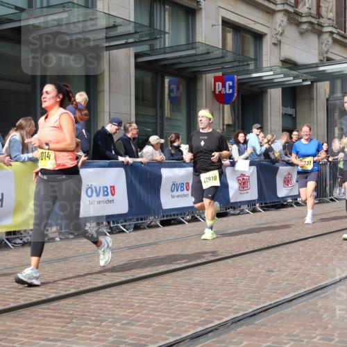 13.09.2026 - 21. swb-Marathon Bremen Strokosch-Dieckow http://msf.ph/oto/10310676 13.09.2026 10:55:09 Ziel 10203, 10256, 10297, 10379, 10529, 10725, 10788, 10881, 11014, 11377, 11414, 11466, 11557, 11748, 11862, 11910, 11941, 11975, 11977, 12030, 12150, 12201, 12218, 12258, 12348, 12549, 10555, 10646, 10901, 11001, 11620, 11631, 11860, 11889, 11908, 11976, 12201, 12313, 13592 meine-sportfotos.de