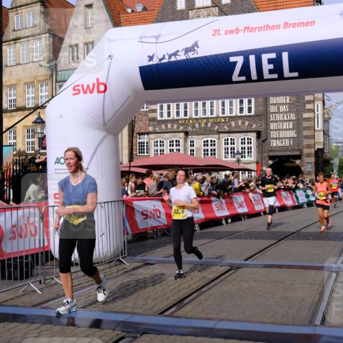 13.09.2026 - 21. swb-Marathon Bremen Tim E. http://msf.ph/oto/10310724 13.09.2026 10:53:12 Ziel 10304, 10714, 10734, 10827, 10863, 11038, 11238, 11282, 11386, 11575, 11597, 11766, 12019, 12338, 12369 meine-sportfotos.de