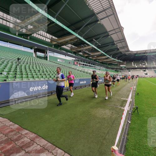 13.09.2026 - 21. swb-Marathon Bremen Michael Burmester http://msf.ph/oto/10310751 13.09.2026 13:08:24 Laufen im Stadion 132, 156, 489, 549, 551, 607, 625, 682, 716, 800, 808, 809, 834, 846, 884, 911, 922, 1025, 1124, 1150, 1173, 1189, 1210, 1285, 1289, 1322, 1364, 1387, 1395, 1398, 1532, 1559, 1600, 1688, 1831, 1841, 1854, 1871, 1880, 1899, 1926, 1938, 2003, 2041, 2070, 2215, 2219, 2229, 2243, 2283, 2318, 2366, 2380, 2405, 2413, 2429, 2441, 2467, 2492, 2565, 2611, 2635, 2692, 2699, 2721, 2727, 2731, 2755, 2782, 2802, 2818, 2823, 2831, 2841, 2866, 2897, 2911, 2930, 2941, 2949, 2960, 3327 meine-sportfotos.de