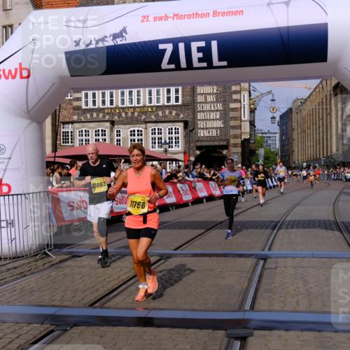 13.09.2026 - 21. swb-Marathon Bremen Tim E. http://msf.ph/oto/10310770 13.09.2026 10:53:15 Ziel 10284, 10304, 10714, 10734, 10827, 10863, 11038, 11238, 11282, 11386, 11575, 11766, 12019, 12369, 12398 meine-sportfotos.de