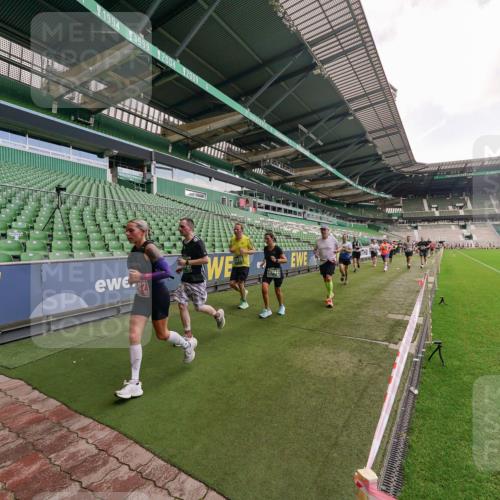 13.09.2026 - 21. swb-Marathon Bremen Michael Burmester http://msf.ph/oto/10310778 13.09.2026 13:08:27 Laufen im Stadion 132, 156, 489, 549, 551, 607, 625, 682, 716, 800, 808, 809, 813, 834, 846, 884, 911, 922, 1025, 1072, 1124, 1150, 1173, 1189, 1210, 1285, 1289, 1322, 1364, 1387, 1395, 1398, 1532, 1559, 1600, 1688, 1831, 1841, 1854, 1880, 1899, 1926, 1938, 2003, 2041, 2070, 2208, 2215, 2219, 2229, 2243, 2283, 2318, 2366, 2380, 2405, 2413, 2429, 2441, 2467, 2492, 2565, 2611, 2635, 2692, 2721, 2727, 2731, 2755, 2782, 2802, 2823, 2831, 2841, 2866, 2897, 2911, 2930, 2941, 2949, 2960, 3327 meine-sportfotos.de