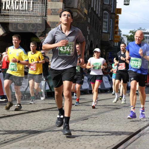 13.09.2026 - 21. swb-Marathon Bremen Strokosch-Dieckow http://msf.ph/oto/10310796 13.09.2026 13:30:37 Ziel 881, 1909, 1938, 2265, 2364, 2900, 4763, 5615, 6225, 6942, 6992, 6994, 7184, 7609, 7821, 7932, 7966, 8090, 8105, 8115, 8169, 8314, 8441, 8494, 9015, 9412, 9529, 800, 834, 1533, 1771, 1841, 1926, 1941, 2369, 2452, 2723, 2985, 4251, 4920, 5600, 5681, 5802, 5822, 5900, 6343, 6523, 7012, 9290, 9653, 9692, 9699, 9767, 13090 meine-sportfotos.de