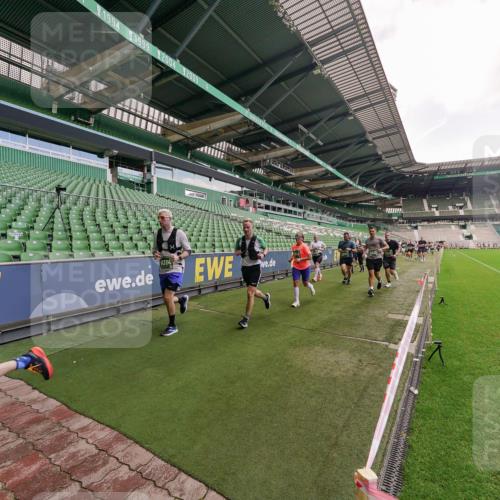 13.09.2026 - 21. swb-Marathon Bremen Michael Burmester http://msf.ph/oto/10310817 13.09.2026 13:08:31 Laufen im Stadion 132, 156, 383, 489, 549, 551, 563, 607, 625, 682, 800, 808, 809, 813, 834, 846, 884, 911, 1025, 1072, 1124, 1150, 1173, 1189, 1210, 1285, 1289, 1322, 1364, 1387, 1395, 1398, 1532, 1559, 1600, 1688, 1831, 1841, 1854, 1880, 1899, 1926, 2003, 2041, 2070, 2208, 2215, 2219, 2229, 2243, 2283, 2318, 2366, 2380, 2405, 2413, 2429, 2441, 2467, 2492, 2565, 2611, 2635, 2692, 2727, 2731, 2755, 2782, 2802, 2823, 2831, 2841, 2866, 2897, 2911, 2930, 2931, 2941, 2949, 2960, 3327, 3437 meine-sportfotos.de