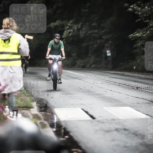 13.09.2026 - Stadtparktriathlon H.Heesch http://msf.ph/oto/10310857 13.09.2026 12:51:13 Radfahren 1167, 1216, 1288, 1295 meine-sportfotos.de