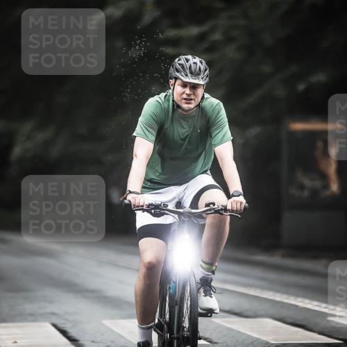 13.09.2026 - Stadtparktriathlon H.Heesch http://msf.ph/oto/10310861 13.09.2026 12:51:17 Radfahren 1178, 1288, 1295 meine-sportfotos.de