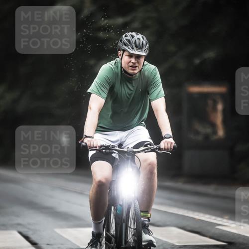 13.09.2026 - Stadtparktriathlon H.Heesch http://msf.ph/oto/10310871 13.09.2026 12:51:17 Radfahren 1178, 1288, 1295 meine-sportfotos.de
