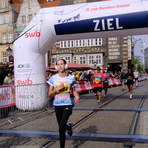 13.09.2026 - 21. swb-Marathon Bremen Tim E. http://msf.ph/oto/10310872 13.09.2026 10:53:17 Ziel 10284, 10304, 10714, 10734, 10863, 11038, 11238, 11282, 11386, 11575, 11766, 12019, 12369, 12398 meine-sportfotos.de