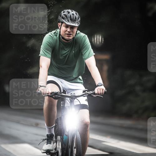 13.09.2026 - Stadtparktriathlon H.Heesch http://msf.ph/oto/10310880 13.09.2026 12:51:17 Radfahren 1178, 1288, 1295 meine-sportfotos.de
