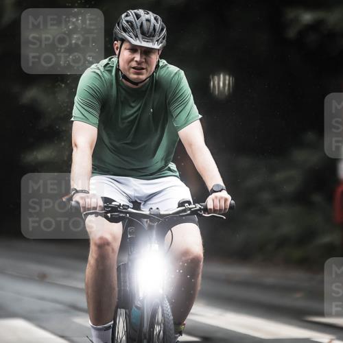 13.09.2026 - Stadtparktriathlon H.Heesch http://msf.ph/oto/10310888 13.09.2026 12:51:17 Radfahren 1178, 1288, 1295 meine-sportfotos.de