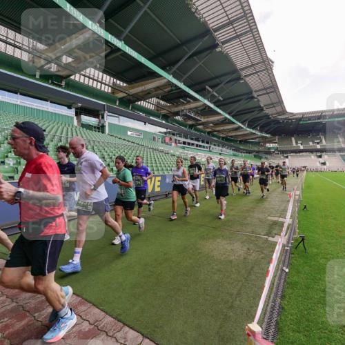 13.09.2026 - 21. swb-Marathon Bremen Michael Burmester http://msf.ph/oto/10310905 13.09.2026 13:08:41 Laufen im Stadion 132, 383, 489, 532, 549, 551, 563, 607, 625, 682, 800, 808, 809, 813, 846, 884, 911, 1025, 1072, 1124, 1150, 1173, 1189, 1210, 1285, 1289, 1322, 1364, 1387, 1395, 1398, 1532, 1559, 1600, 1688, 1831, 1841, 1854, 1880, 1899, 2003, 2041, 2070, 2208, 2215, 2229, 2243, 2283, 2366, 2380, 2405, 2413, 2429, 2441, 2467, 2492, 2565, 2611, 2635, 2692, 2727, 2731, 2755, 2782, 2802, 2823, 2831, 2841, 2866, 2897, 2930, 2931, 2941, 2949, 3327, 3437, 3857 meine-sportfotos.de