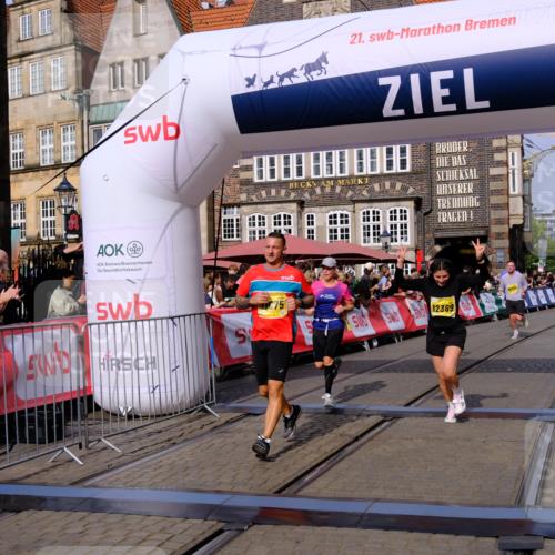 13.09.2026 - 21. swb-Marathon Bremen Tim E. http://msf.ph/oto/10310923 13.09.2026 10:53:18 Ziel 10284, 10304, 10714, 10863, 11038, 11238, 11282, 11386, 11575, 11766, 12019, 12369, 12398 meine-sportfotos.de