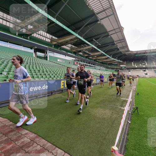 13.09.2026 - 21. swb-Marathon Bremen Michael Burmester http://msf.ph/oto/10310931 13.09.2026 13:08:44 Laufen im Stadion 383, 391, 489, 532, 549, 551, 563, 607, 625, 682, 800, 808, 809, 813, 846, 884, 898, 911, 1025, 1072, 1124, 1150, 1173, 1189, 1210, 1285, 1289, 1322, 1364, 1387, 1395, 1398, 1532, 1559, 1600, 1688, 1831, 1841, 1854, 1880, 1899, 2003, 2041, 2070, 2208, 2215, 2229, 2243, 2283, 2366, 2380, 2405, 2413, 2429, 2441, 2467, 2471, 2492, 2565, 2611, 2635, 2692, 2727, 2755, 2782, 2802, 2823, 2831, 2841, 2866, 2897, 2930, 2931, 2941, 2949, 3316, 3327, 3437, 3707, 3857 meine-sportfotos.de