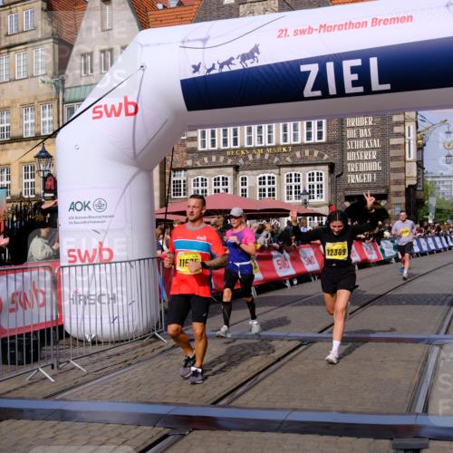 13.09.2026 - 21. swb-Marathon Bremen Tim E. http://msf.ph/oto/10310938 13.09.2026 10:53:18 Ziel 10284, 10304, 10714, 10863, 11038, 11238, 11282, 11386, 11575, 11766, 12019, 12369, 12398 meine-sportfotos.de
