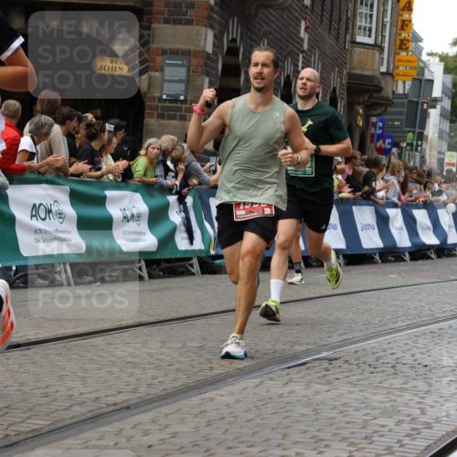 13.09.2026 - 21. swb-Marathon Bremen Strokosch-Dieckow http://msf.ph/oto/10310951 13.09.2026 13:03:55 Ziel 1090, 1372, 1587, 1950, 3092, 5024, 5143, 5719, 6973, 7715, 895, 2094, 4236, 9061, 9129, 9544 meine-sportfotos.de