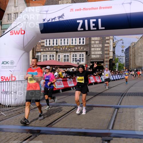 13.09.2026 - 21. swb-Marathon Bremen Tim E. http://msf.ph/oto/10310952 13.09.2026 10:53:19 Ziel 10284, 10304, 10714, 10863, 11038, 11238, 11282, 11386, 11575, 11766, 12019, 12369, 12398 meine-sportfotos.de