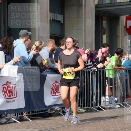 13.09.2026 - 21. swb-Marathon Bremen Strokosch-Dieckow http://msf.ph/oto/10310963 13.09.2026 10:55:14 Ziel 10203, 10243, 10256, 10297, 10379, 10423, 10529, 10550, 10725, 10788, 10809, 10881, 11377, 11414, 11510, 11557, 11748, 11862, 11941, 11975, 11977, 12030, 12125, 12150, 12188, 12218, 12258, 12348, 10555, 10646, 10901, 11001, 11014, 11466, 11620, 11631, 11860, 11889, 11908, 11910, 11976, 12201, 12313, 12549, 13592 meine-sportfotos.de