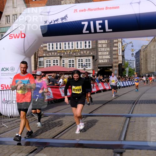 13.09.2026 - 21. swb-Marathon Bremen Tim E. http://msf.ph/oto/10310966 13.09.2026 10:53:19 Ziel 10284, 10304, 10714, 10863, 11038, 11238, 11282, 11386, 11575, 11766, 12019, 12369, 12398 meine-sportfotos.de
