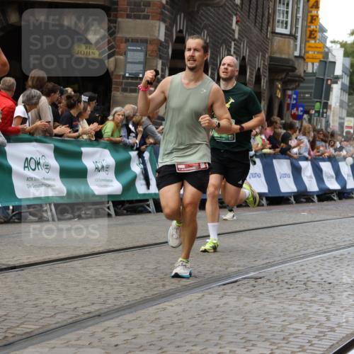 13.09.2026 - 21. swb-Marathon Bremen Strokosch-Dieckow http://msf.ph/oto/10310968 13.09.2026 13:03:55 Ziel 1090, 1372, 1587, 1950, 3092, 5024, 5143, 5719, 6973, 7715, 895, 2094, 4236, 9061, 9129, 9544 meine-sportfotos.de