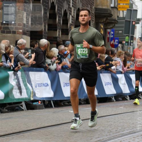 13.09.2026 - 21. swb-Marathon Bremen Strokosch-Dieckow http://msf.ph/oto/10311014 13.09.2026 13:03:58 Ziel 1090, 1587, 1950, 3092, 5024, 5143, 5719, 6973, 2094, 4110, 6815, 9129, 9544, 9813 meine-sportfotos.de