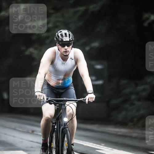 13.09.2026 - Stadtparktriathlon H.Heesch http://msf.ph/oto/10311046 13.09.2026 12:51:39 Radfahren 1073, 1132, 1256, 1277, 1290, 1293 meine-sportfotos.de