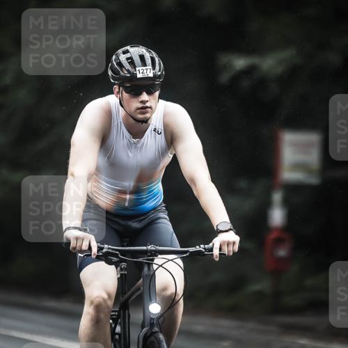 13.09.2026 - Stadtparktriathlon H.Heesch http://msf.ph/oto/10311062 13.09.2026 12:51:39 Radfahren 1073, 1132, 1256, 1277, 1290, 1293 meine-sportfotos.de