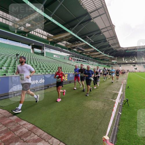 13.09.2026 - 21. swb-Marathon Bremen Michael Burmester http://msf.ph/oto/10311075 13.09.2026 13:08:58 Laufen im Stadion 383, 391, 532, 549, 551, 563, 625, 800, 808, 809, 813, 884, 898, 911, 1025, 1072, 1124, 1150, 1173, 1210, 1285, 1289, 1322, 1364, 1395, 1398, 1532, 1559, 1688, 1831, 1880, 1899, 2003, 2041, 2208, 2215, 2229, 2232, 2243, 2366, 2380, 2405, 2413, 2429, 2441, 2467, 2471, 2492, 2525, 2565, 2594, 2611, 2635, 2692, 2727, 2782, 2802, 2823, 2831, 2841, 2866, 2897, 2930, 2931, 2941, 2949, 3032, 3316, 3327, 3333, 3398, 3437, 3707, 3769, 3857, 109 meine-sportfotos.de