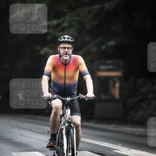 13.09.2026 - Stadtparktriathlon H.Heesch http://msf.ph/oto/10311079 13.09.2026 12:51:43 Radfahren 1090, 1132, 1181, 1256, 1277, 1290, 1293 meine-sportfotos.de