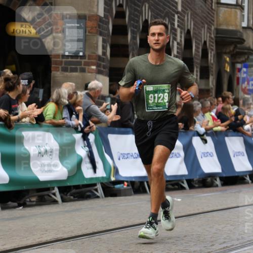 13.09.2026 - 21. swb-Marathon Bremen Strokosch-Dieckow http://msf.ph/oto/10311104 13.09.2026 13:03:59 Ziel 1090, 1587, 1950, 3092, 5024, 5143, 5719, 6973, 8096, 2094, 3424, 4110, 6815, 9129, 9544, 9813 meine-sportfotos.de