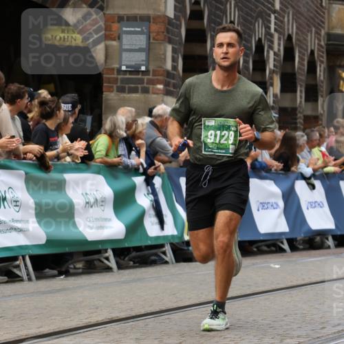 13.09.2026 - 21. swb-Marathon Bremen Strokosch-Dieckow http://msf.ph/oto/10311141 13.09.2026 13:03:59 Ziel 1090, 1587, 1950, 3092, 5024, 5143, 5719, 6973, 8096, 2094, 3424, 4110, 6815, 9129, 9544, 9813 meine-sportfotos.de