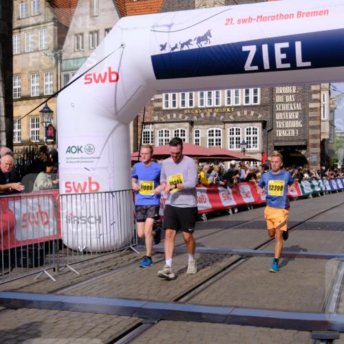 13.09.2026 - 21. swb-Marathon Bremen Tim E. http://msf.ph/oto/10311146 13.09.2026 10:53:23 Ziel 10284, 10585, 10714, 10863, 11012, 11238, 11282, 11386, 11575, 11766, 12170, 12369, 12398 meine-sportfotos.de