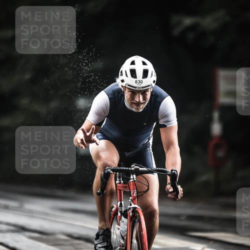 13.09.2026 - Stadtparktriathlon H.Heesch http://msf.ph/oto/10311162 13.09.2026 11:44:29 Radfahren 721, 760, 830, 902, 911 meine-sportfotos.de