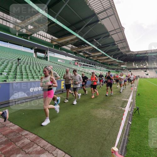 13.09.2026 - 21. swb-Marathon Bremen Michael Burmester http://msf.ph/oto/10311163 13.09.2026 13:09:07 Laufen im Stadion 164, 383, 391, 448, 532, 549, 551, 563, 625, 800, 808, 813, 869, 884, 898, 911, 1025, 1072, 1124, 1150, 1210, 1285, 1289, 1395, 1398, 1559, 1688, 1831, 1880, 1899, 2003, 2041, 2208, 2215, 2229, 2232, 2243, 2366, 2380, 2413, 2429, 2441, 2467, 2471, 2525, 2573, 2594, 2611, 2635, 2692, 2717, 2727, 2782, 2802, 2823, 2831, 2841, 2866, 2897, 2930, 2931, 2941, 3032, 3291, 3316, 3327, 3333, 3398, 3437, 3707, 3769, 3857, 109 meine-sportfotos.de