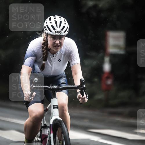 13.09.2026 - Stadtparktriathlon H.Heesch http://msf.ph/oto/10311175 13.09.2026 12:51:49 Radfahren 1090, 1132, 1173, 1181, 1256, 1290, 1293 meine-sportfotos.de