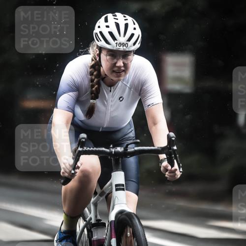 13.09.2026 - Stadtparktriathlon H.Heesch http://msf.ph/oto/10311185 13.09.2026 12:51:49 Radfahren 1090, 1132, 1173, 1181, 1256, 1290, 1293 meine-sportfotos.de