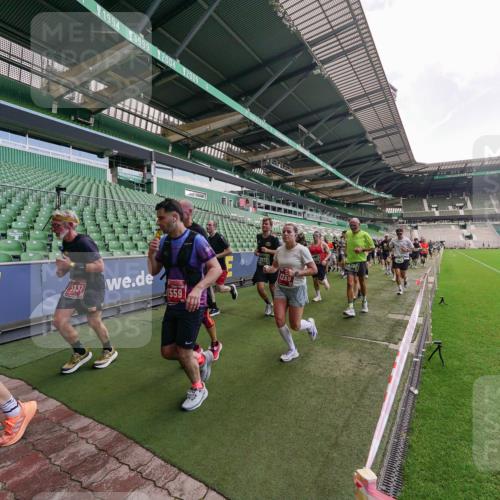 13.09.2026 - 21. swb-Marathon Bremen Michael Burmester http://msf.ph/oto/10311189 13.09.2026 13:09:09 Laufen im Stadion 164, 383, 391, 448, 532, 549, 551, 563, 625, 800, 808, 813, 869, 884, 898, 911, 1025, 1072, 1124, 1150, 1180, 1285, 1289, 1395, 1398, 1559, 1688, 1831, 1880, 1899, 2003, 2041, 2208, 2215, 2229, 2232, 2243, 2366, 2380, 2413, 2429, 2441, 2467, 2471, 2525, 2573, 2594, 2611, 2635, 2692, 2717, 2727, 2782, 2802, 2823, 2831, 2841, 2866, 2897, 2930, 2931, 2941, 3032, 3086, 3291, 3316, 3327, 3333, 3398, 3437, 3707, 3769, 3857, 109 meine-sportfotos.de