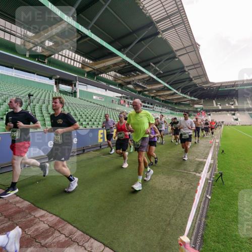 13.09.2026 - 21. swb-Marathon Bremen Michael Burmester http://msf.ph/oto/10311208 13.09.2026 13:09:10 Laufen im Stadion 164, 383, 391, 448, 532, 549, 551, 563, 625, 800, 808, 813, 869, 884, 898, 911, 1025, 1072, 1124, 1150, 1180, 1285, 1289, 1395, 1398, 1559, 1688, 1831, 1880, 1899, 2003, 2041, 2208, 2215, 2229, 2232, 2243, 2366, 2380, 2413, 2429, 2441, 2467, 2471, 2525, 2573, 2594, 2611, 2635, 2692, 2717, 2727, 2782, 2802, 2823, 2831, 2841, 2866, 2897, 2930, 2931, 2941, 3032, 3086, 3291, 3316, 3327, 3333, 3398, 3437, 3707, 3769, 3857, 109 meine-sportfotos.de