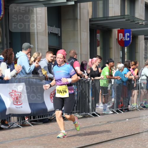 13.09.2026 - 21. swb-Marathon Bremen Strokosch-Dieckow http://msf.ph/oto/10311218 13.09.2026 10:55:21 Ziel 10203, 10243, 10256, 10297, 10374, 10379, 10423, 10529, 10550, 10788, 10809, 10881, 10952, 11377, 11414, 11510, 11557, 11748, 11862, 11941, 11975, 11977, 12030, 12108, 12125, 12150, 12188, 12348, 10555, 10725, 11001, 11014, 11466, 11631, 11908, 11910, 12201, 12218, 12258, 12549 meine-sportfotos.de