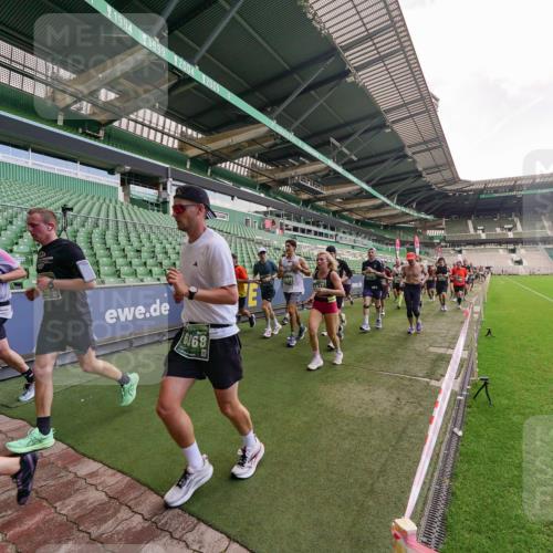 13.09.2026 - 21. swb-Marathon Bremen Michael Burmester http://msf.ph/oto/10311220 13.09.2026 13:09:12 Laufen im Stadion 164, 383, 391, 448, 532, 549, 551, 563, 625, 800, 808, 813, 869, 884, 898, 911, 1025, 1072, 1124, 1150, 1180, 1285, 1289, 1395, 1398, 1559, 1688, 1831, 1880, 1899, 2003, 2041, 2208, 2215, 2229, 2232, 2243, 2366, 2380, 2413, 2429, 2441, 2467, 2471, 2525, 2573, 2594, 2611, 2635, 2692, 2717, 2727, 2782, 2802, 2823, 2831, 2841, 2866, 2897, 2920, 2930, 2931, 2941, 3032, 3063, 3086, 3291, 3316, 3327, 3333, 3398, 3437, 3707, 3769, 3857, 109 meine-sportfotos.de