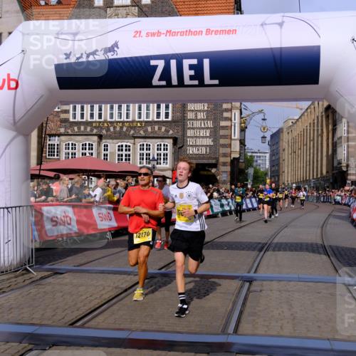 13.09.2026 - 21. swb-Marathon Bremen Tim E. http://msf.ph/oto/10311235 13.09.2026 10:53:28 Ziel 10284, 10448, 10585, 10714, 11012, 11238, 11282, 11575, 12040, 12170, 12275, 12369, 12398, 12461 meine-sportfotos.de