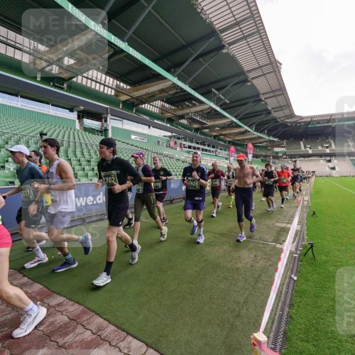13.09.2026 - 21. swb-Marathon Bremen Michael Burmester http://msf.ph/oto/10311239 13.09.2026 13:09:13 Laufen im Stadion 164, 383, 391, 448, 532, 549, 551, 563, 625, 800, 808, 813, 869, 884, 898, 1025, 1072, 1124, 1150, 1180, 1285, 1289, 1395, 1398, 1559, 1688, 1831, 1880, 1899, 2003, 2041, 2208, 2215, 2229, 2232, 2243, 2366, 2380, 2413, 2429, 2441, 2467, 2471, 2525, 2573, 2594, 2611, 2635, 2692, 2714, 2717, 2727, 2782, 2802, 2823, 2841, 2866, 2897, 2920, 2930, 2931, 2941, 3032, 3063, 3086, 3291, 3316, 3327, 3333, 3398, 3437, 3707, 3769, 3857, 109 meine-sportfotos.de