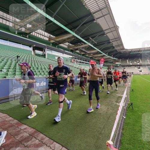 13.09.2026 - 21. swb-Marathon Bremen Michael Burmester http://msf.ph/oto/10311253 13.09.2026 13:09:14 Laufen im Stadion 164, 383, 391, 448, 532, 549, 551, 563, 625, 800, 808, 813, 869, 884, 898, 1025, 1072, 1124, 1150, 1180, 1285, 1289, 1395, 1398, 1559, 1688, 1831, 1880, 1899, 2041, 2208, 2215, 2229, 2232, 2243, 2366, 2380, 2413, 2429, 2441, 2467, 2471, 2525, 2573, 2594, 2611, 2635, 2692, 2714, 2717, 2727, 2782, 2802, 2823, 2841, 2866, 2897, 2920, 2930, 2931, 2941, 3032, 3063, 3086, 3291, 3316, 3327, 3333, 3398, 3437, 3707, 3769, 3857, 109 meine-sportfotos.de